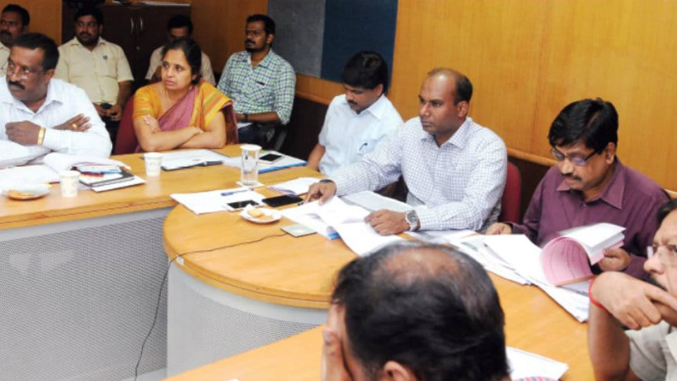DC provides information to CM on drought relief measures - Star of Mysore