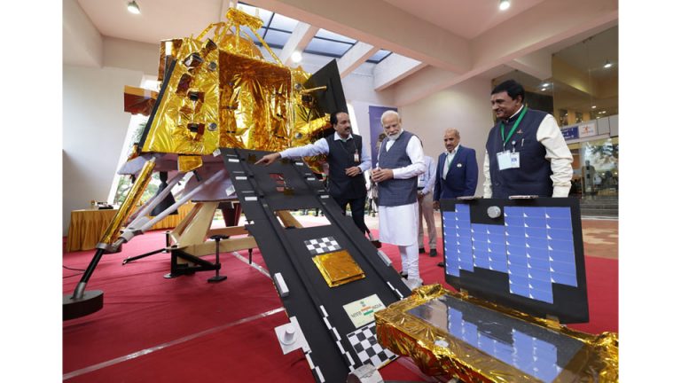 Chandrayaan 3 PM Modi Greets ISRO Scientists In Bengaluru Star Of Mysore