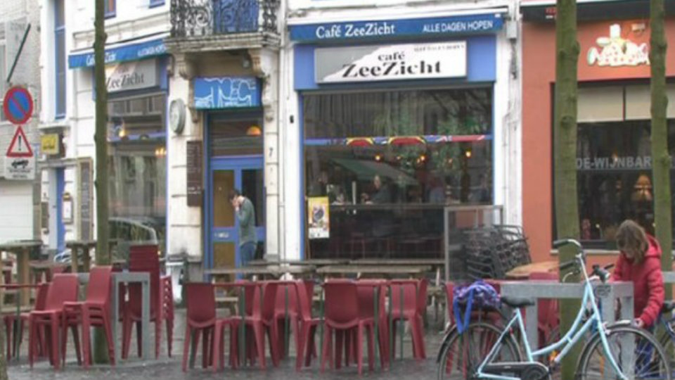 Belgian Cafe bans all American products