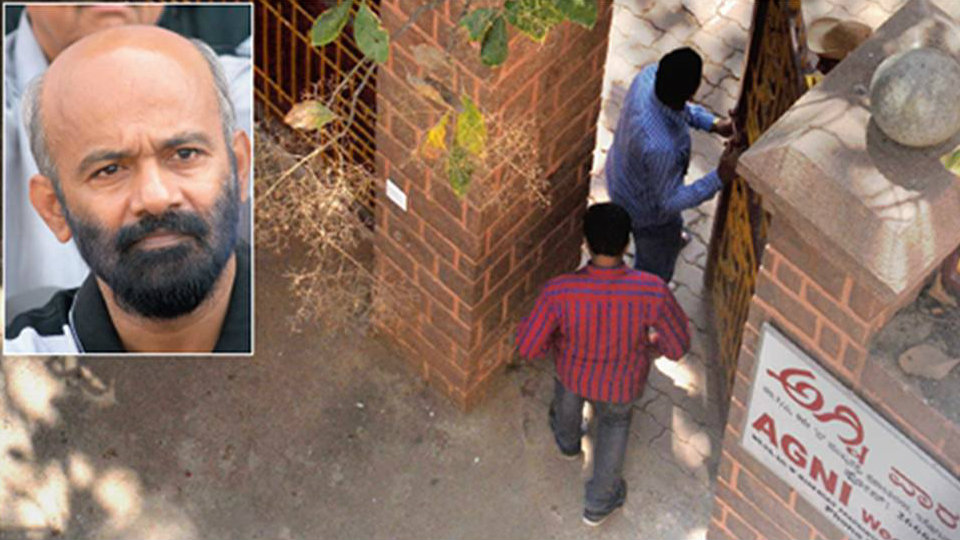 Dasanapura APMC Chief Srinivas shoot-out case: Police raid writer Agni Shridhar’s house
