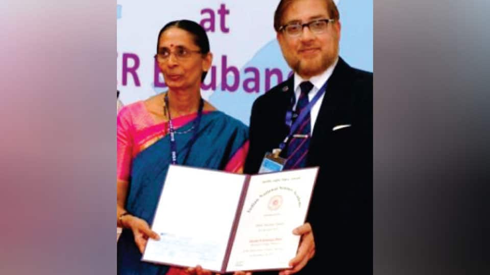 Dr. Devaki Bhat wins INSA Teacher’s Award-2016