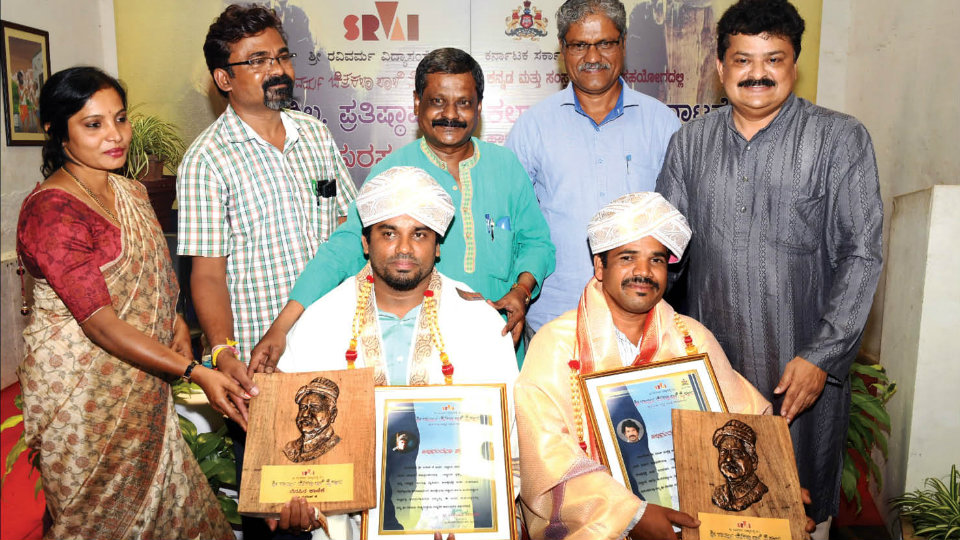 Art expo opens with felicitation to awardees