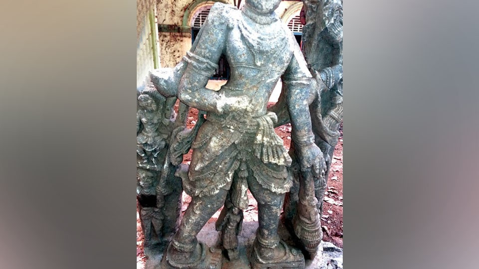 NSS annual camp by Maharani’s Arts College at Naguvanahalli in Srirangapatna: Students discover ancient  idol of Ravaleshwara