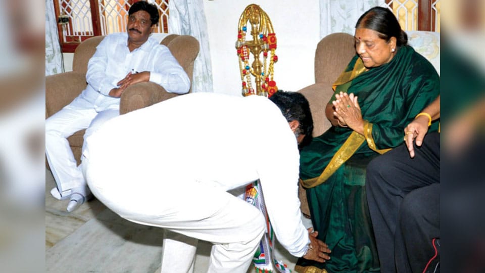 Congress Minister, MP meet Benki Mahadev’s wife