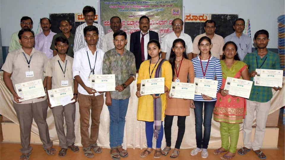 ‘Science can be better understood in Kannada’ Prizes distributed to science competition winners