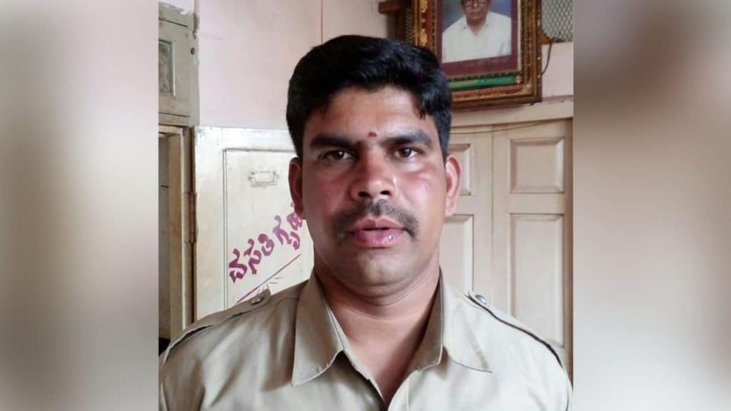 Constable on duty commits suicide:Villagers block road alleging harassment from seniors