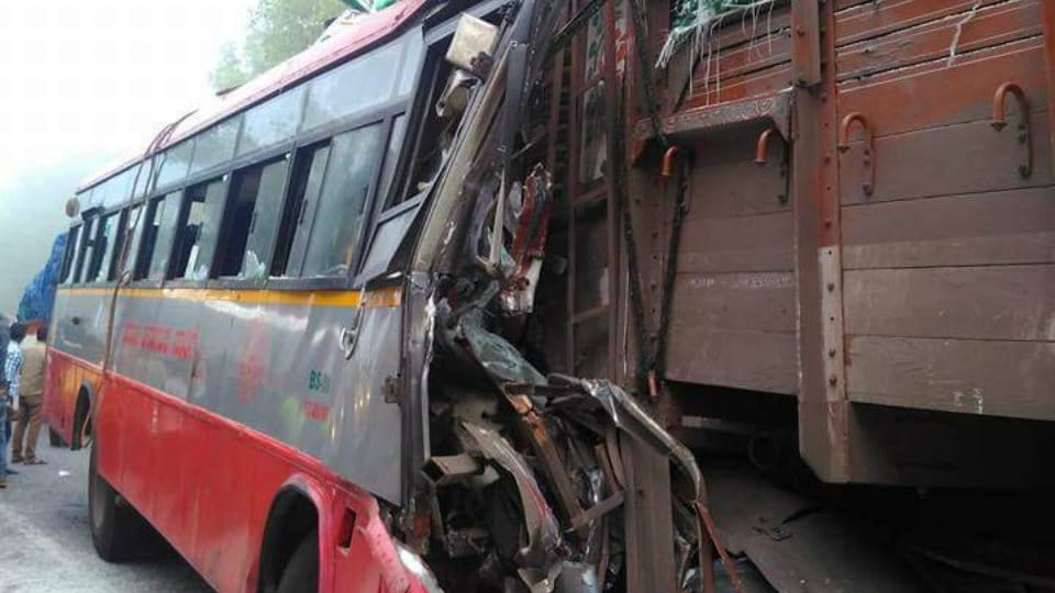 13 injured in Truck-KSRTC bus collision