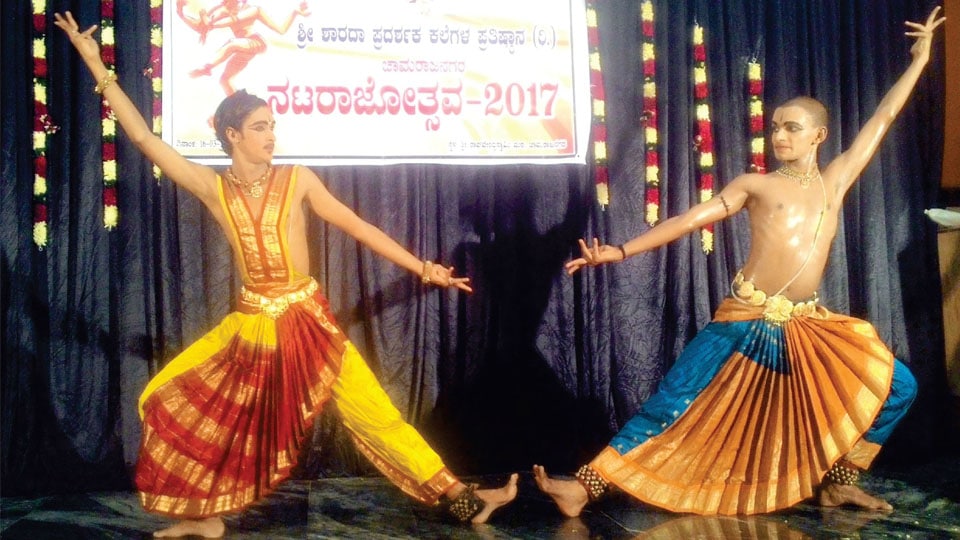 City dancers perform at Ch. Nagar Gharana
