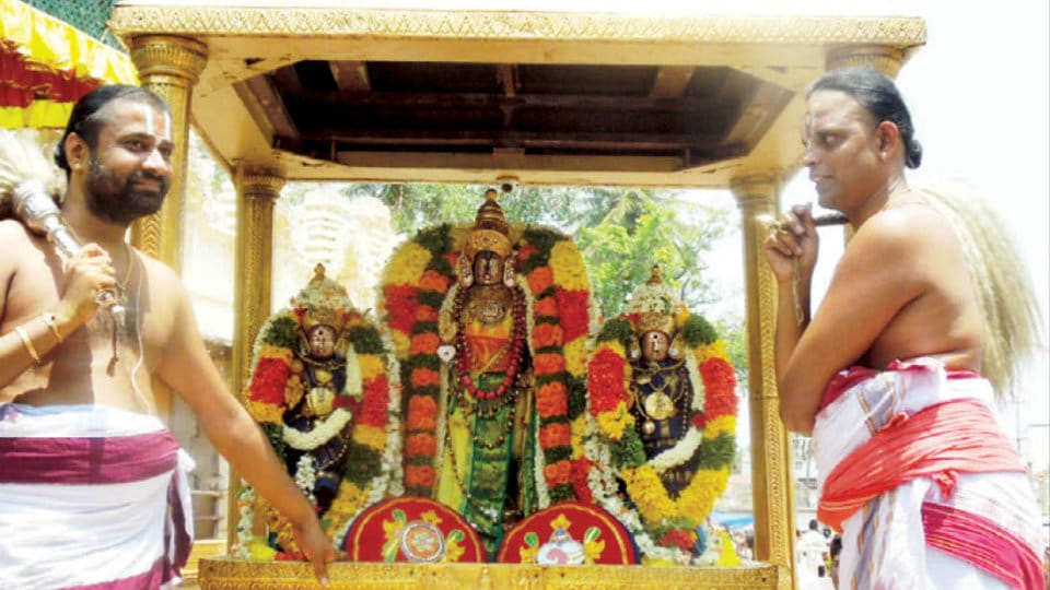 Garuda Dwajarohana sets the ball rolling for Vyramudi Utsava in Melukote