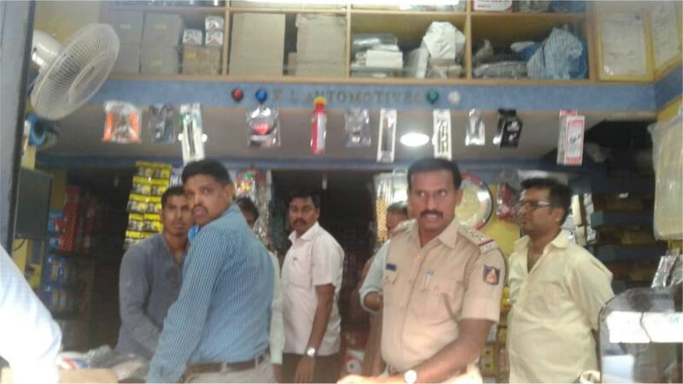 Lashkar Police raid automobile shop:Seize duplicate spare parts worth thousands of rupees