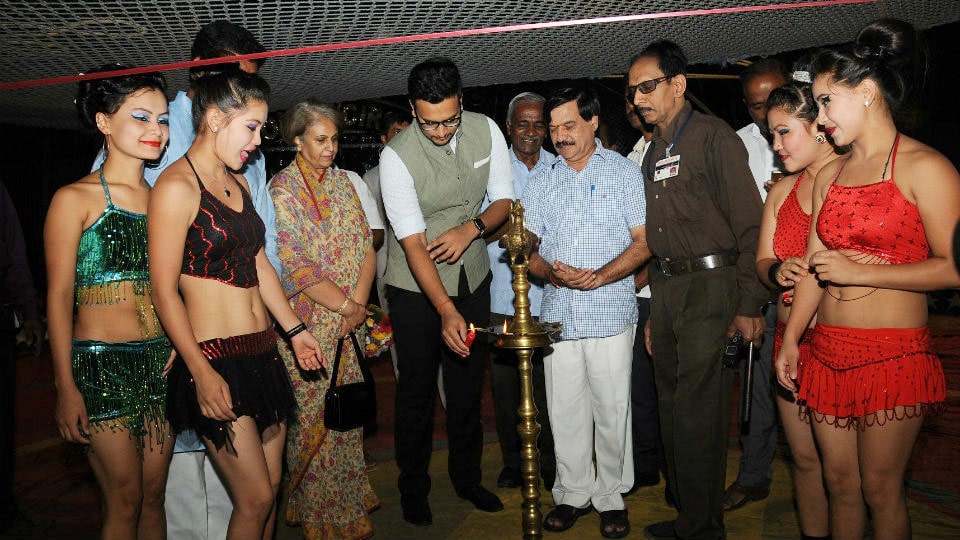 Yaduveer inaugurates Great Bombay Circus
