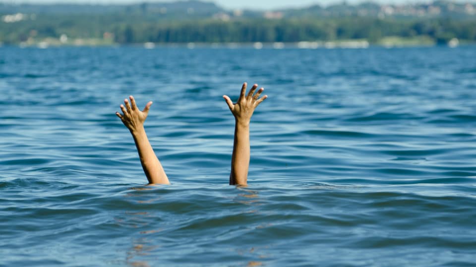 Two students drown in lake
