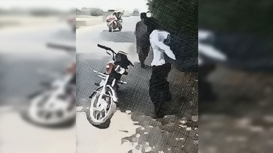 Motorcyclist looted by man seeking lift