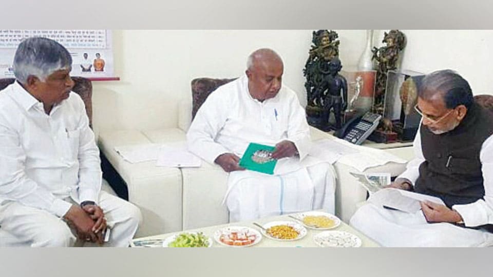 Former PM Deve Gowda urges Centre to support coconut, areca farmers in Karnataka