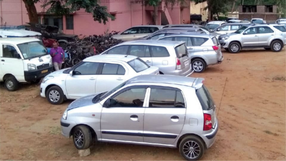 Election officials seize 50 vehicles belonging to Congress, BJP