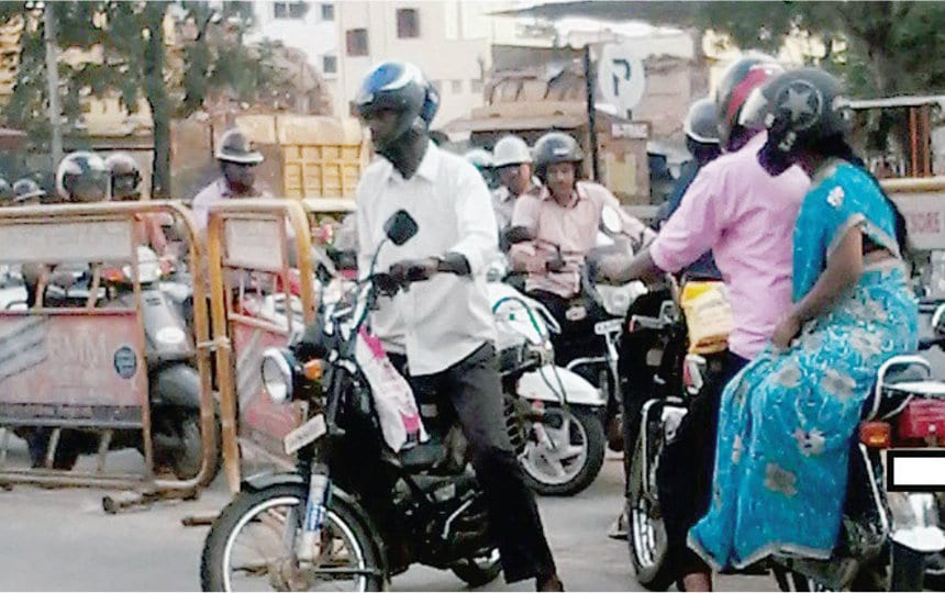Provide gap between barricades on Sayyaji Rao Road