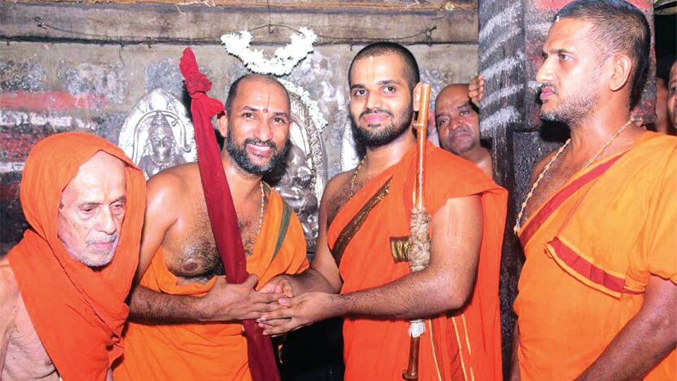 Sode and Subramanya Mutts bury 250-year-old feud
