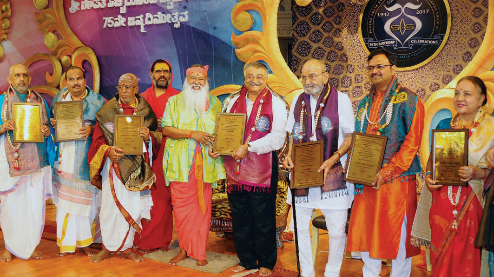 Phalke awardee K. Vishwanath, nine others conferred Datta Peetha Title