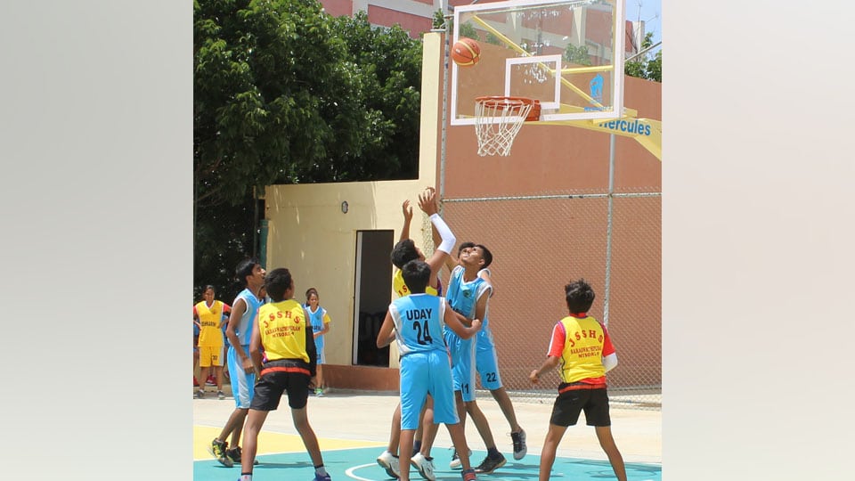 Four-day District-level Basketball Tournament begins in city