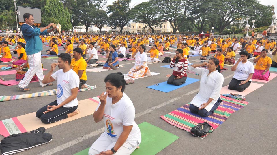 Government employees urged to take part in Yoga Day