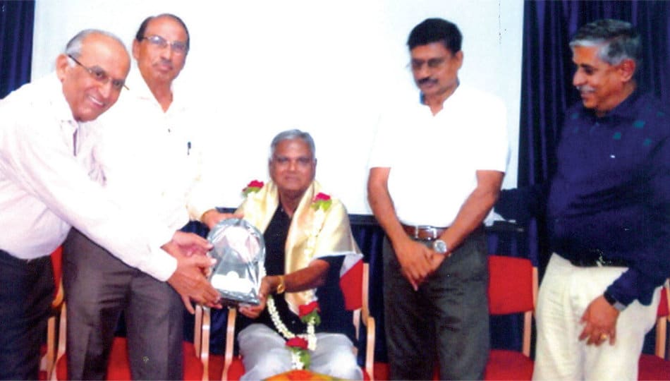 Dr. C.N. Mruthyunjayappa feted