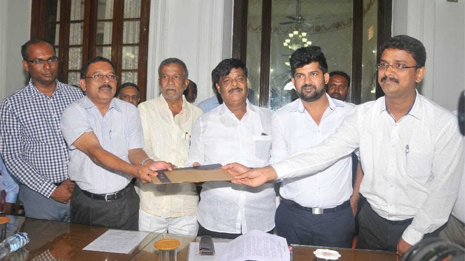 District Minister hands over Ring Road maintenance to NHAI