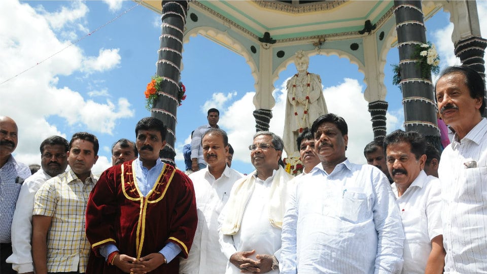Nalwadi Krishnaraja Wadiyar Jayanti celebrated in city