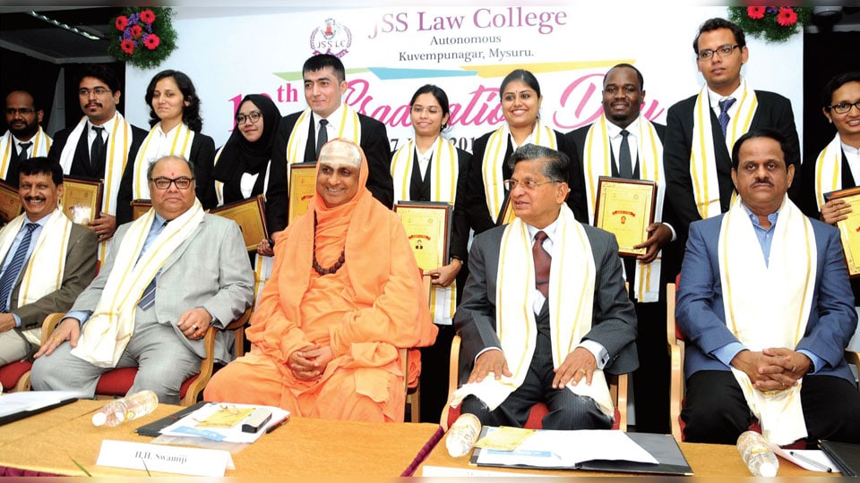 Lawyers have profound job of ensuring justice delivery: CJI