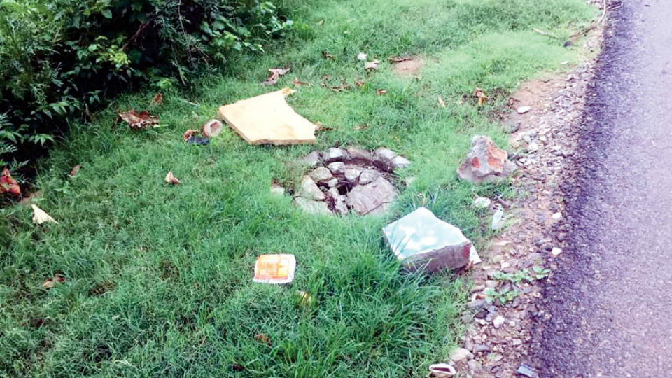 Uncovered manholes posing threat at Vishweshwaranagar