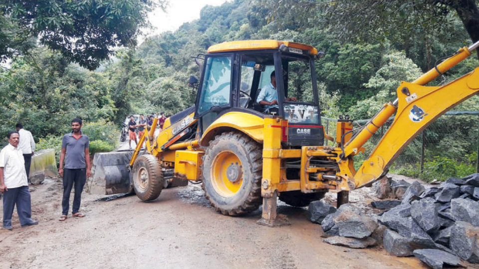 Repair work begins on caved-in Perumbadi Road: To be opened for LMVs in four days