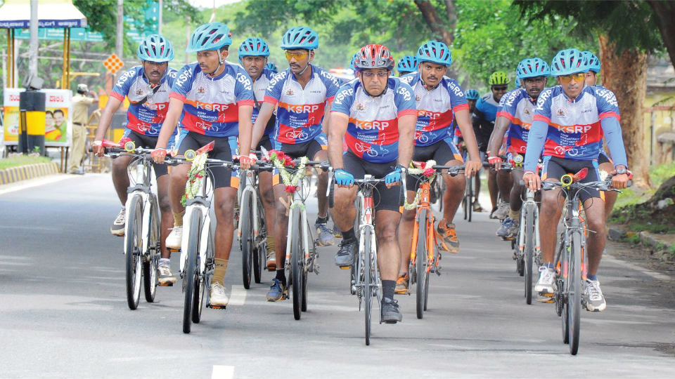 55 KSRP men in city on a cycle jatha