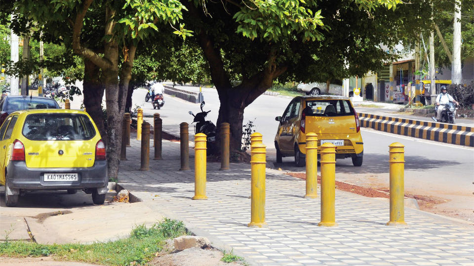 After stone balustrades to beautify Raja Marga: City footpaths to be dotted with iron bollards to prevent encroachment