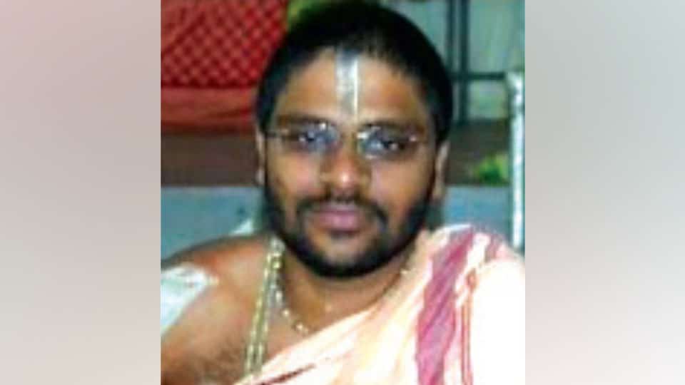 Sosale Vyasaraja Mutt Seer abdicates Peetha