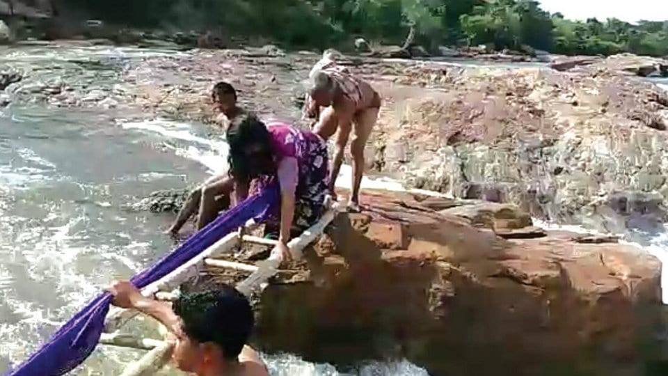 Four from Tamil Nadu rescued from swirling Cauvery waters