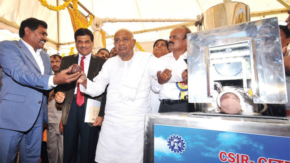 CFTRI launches Ragi Mudde making machine