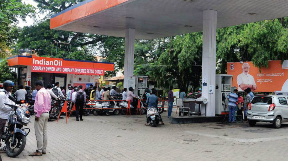Petrol Bunk owners withdraw tomorrow’s stir