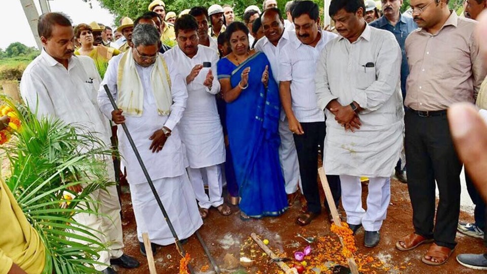 CM launches filling of lakes in Chamarajanagar