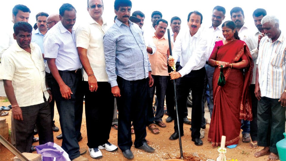 MLA Vasu launches drain works in Ward 23