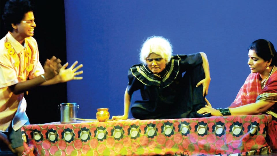 Drushya theatre troupe stages play ‘Raktavarne’