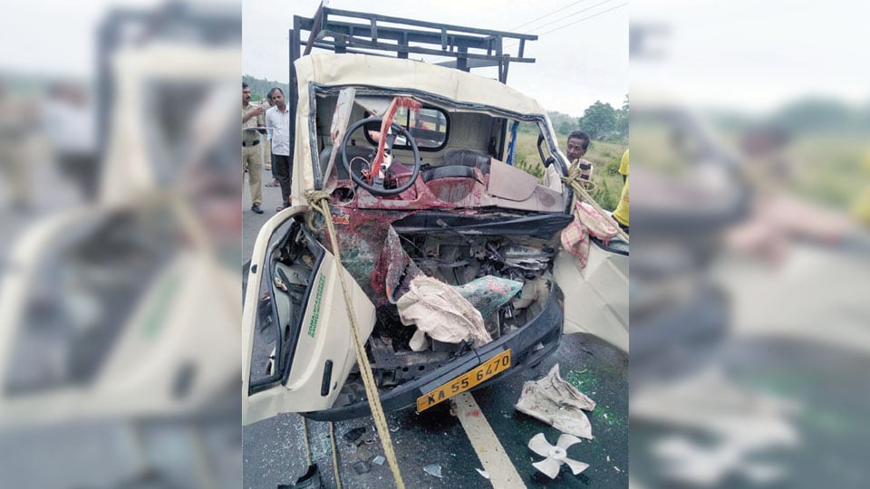 Three killed in accident on Mysuru-T.Narasipur road