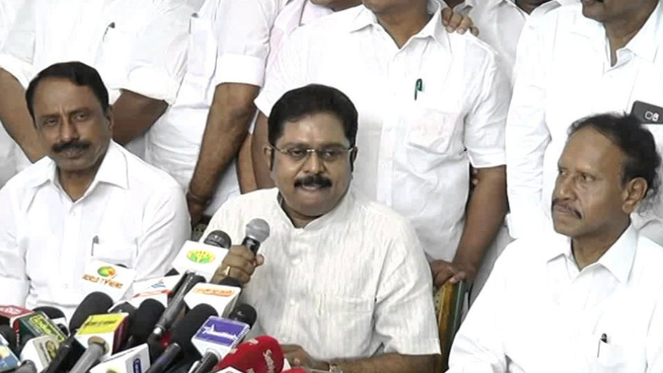 19 AIADMK MLAs withdraw support to TN CM