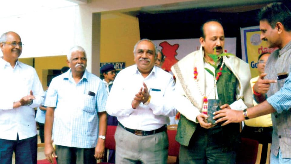 Patriotic fervour marks I-Day: Gopalaswamy Shishuvihara High School, Lakshmipuram