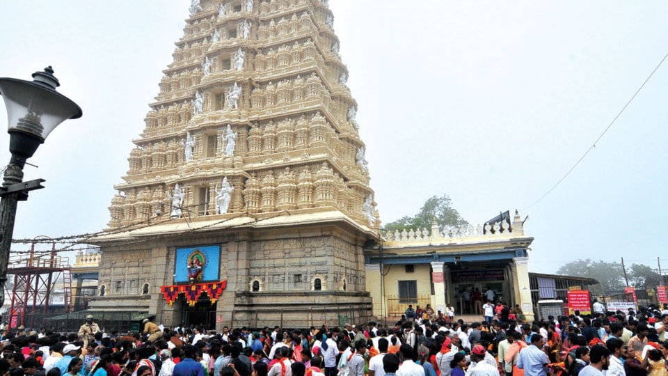 Three suspended for Chamundi Hill Temple Ticket Scam