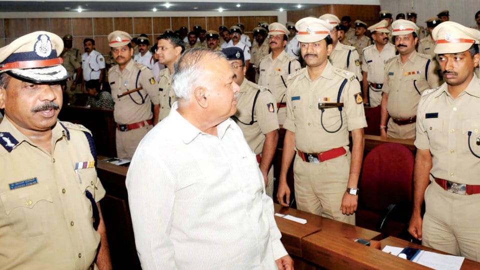 Home Minister tells Policemen to free Bengaluru from rowdies, extortionists