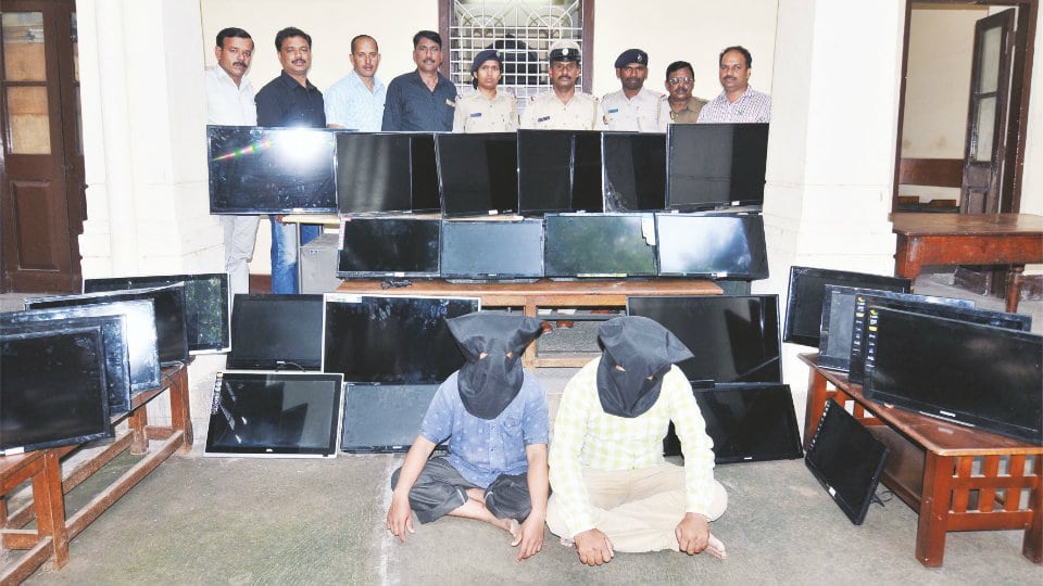 LED TVs looted from lodges in guise of customers: Four arrested, 27 LED TVs worth about Rs. 5 lakh recovered