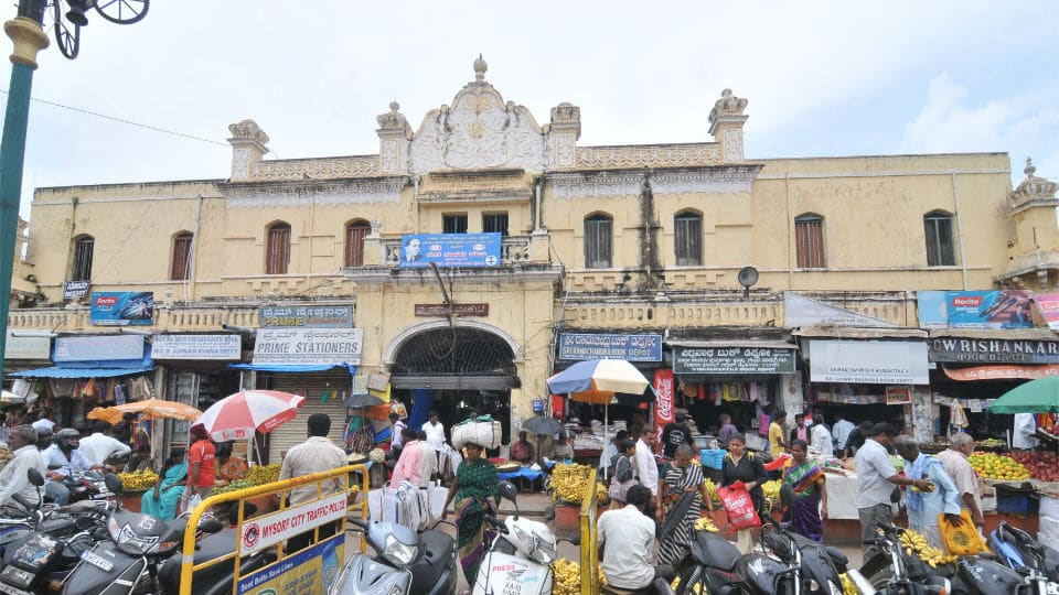 MCC to issue notices to 728 tenants of Devaraja Market next week