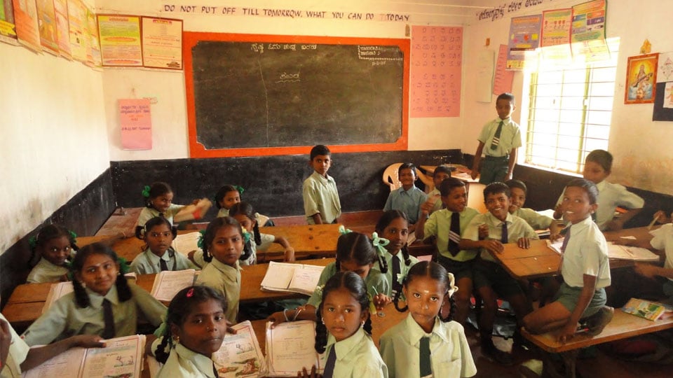 Ministers, Govt. staff asked to admit their children to Govt. Schools