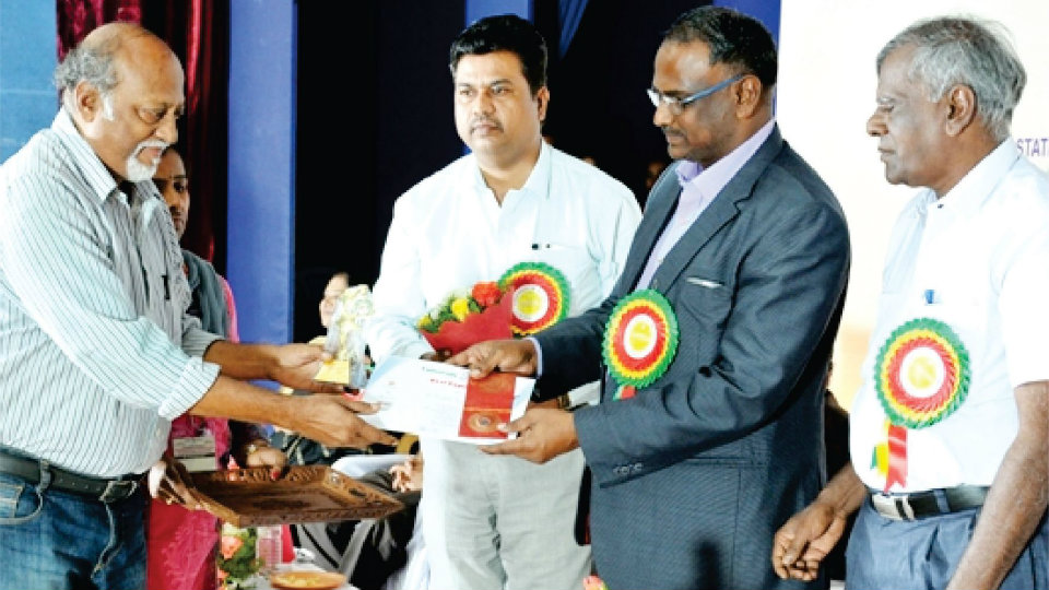 Mysurean awarded for Best Paper on Rural Development