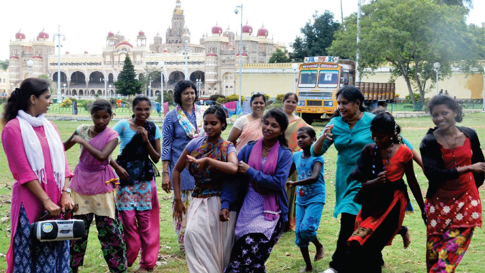 Mahouts and Kavadis’ kids to dance at Makkala Dasara on Sept. 22