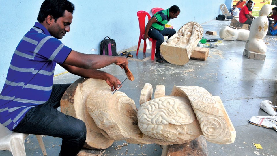 Chalukya style from historical to ‘present’ unfolding at wood-carving workshop